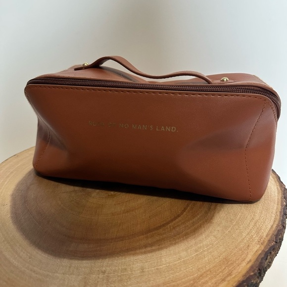Brown Leather Toiletry Bag with Handle and Zipper - Picture 1 of 16